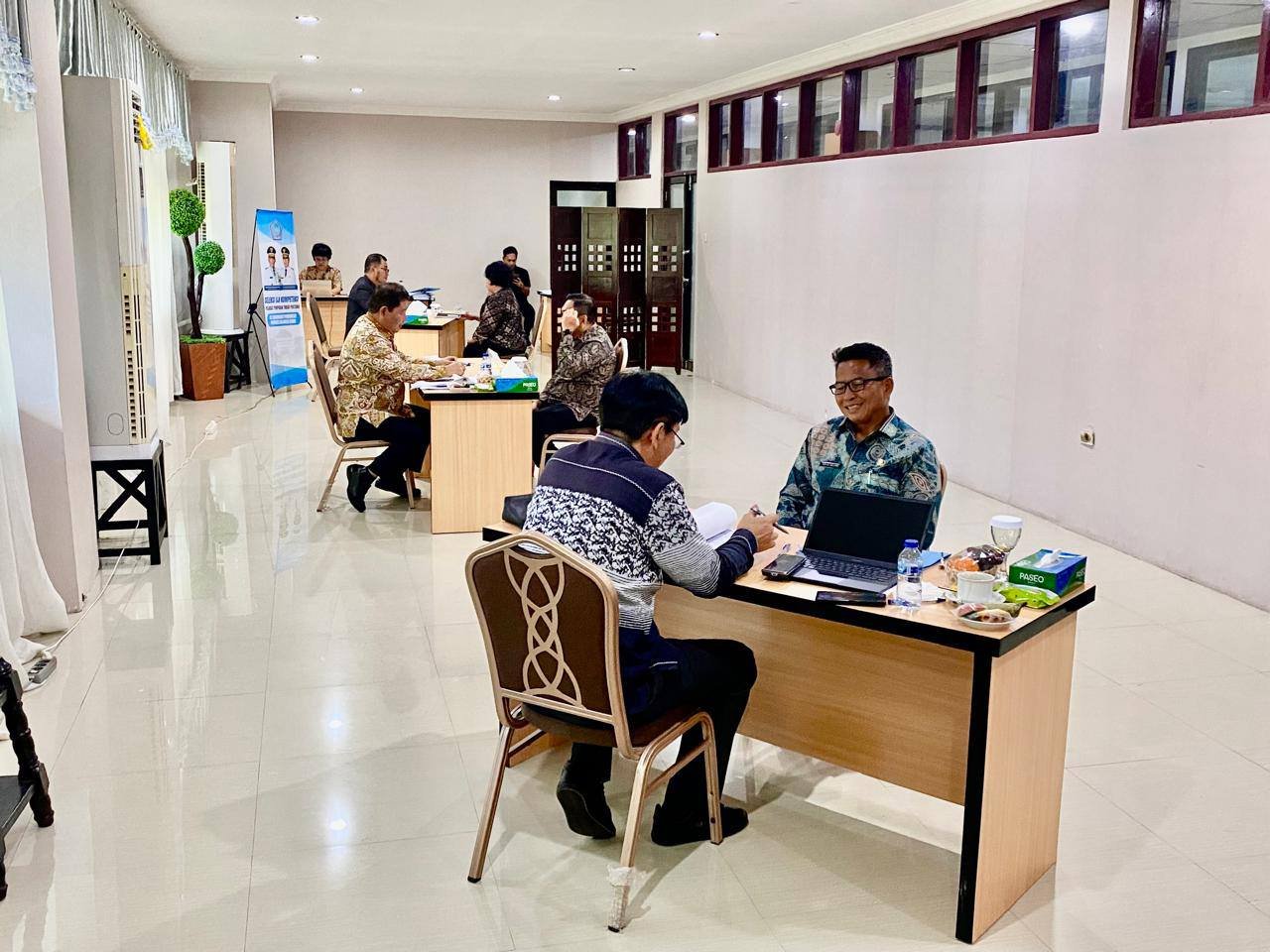 Pj Sekretaris Provinsi Sulawesi Utara Tahlis Gallang SIP MM