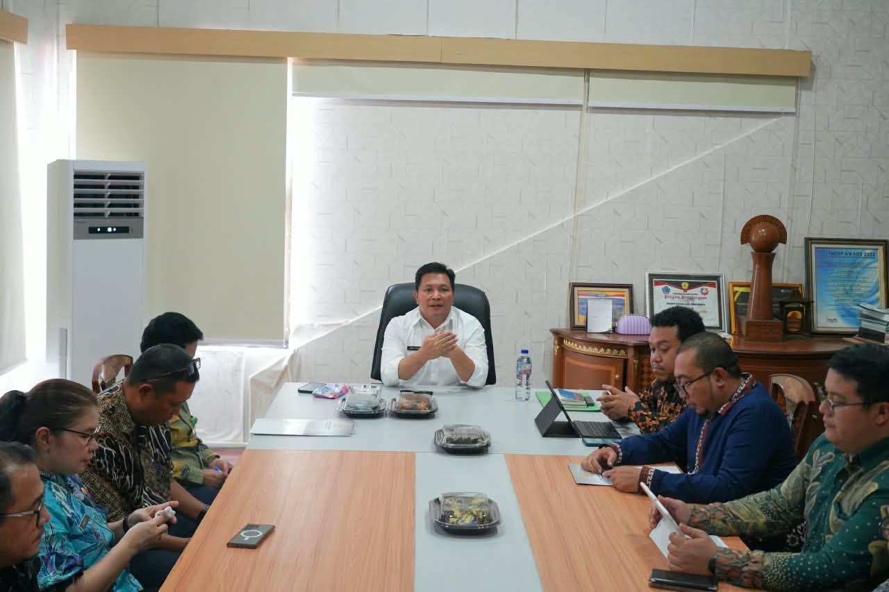 Wabup Bolmong Dony Lumenta terima tim BPK Sulut dalam Entry Meeting di Lolak