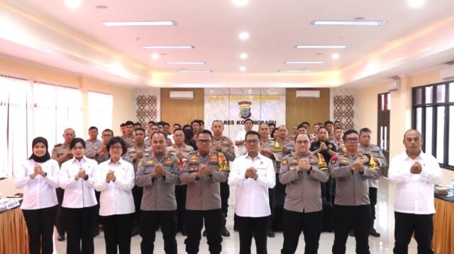 Tim Itwasum Polri dipimpin Kombes Pol Pri Hartono melakukan monev Dumas di Aula Tathya Dharaka Polres Kotamobagu